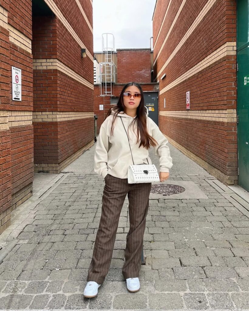 Outfits With White Hoodie