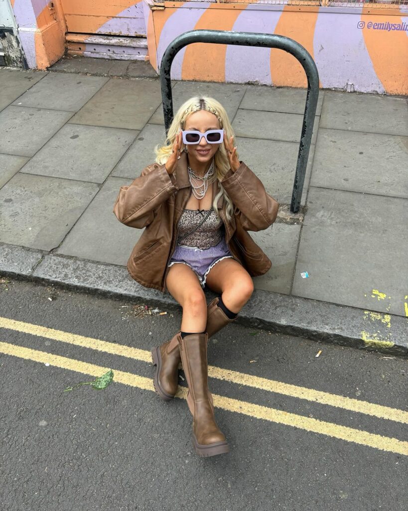 Purple Shorts Outfits